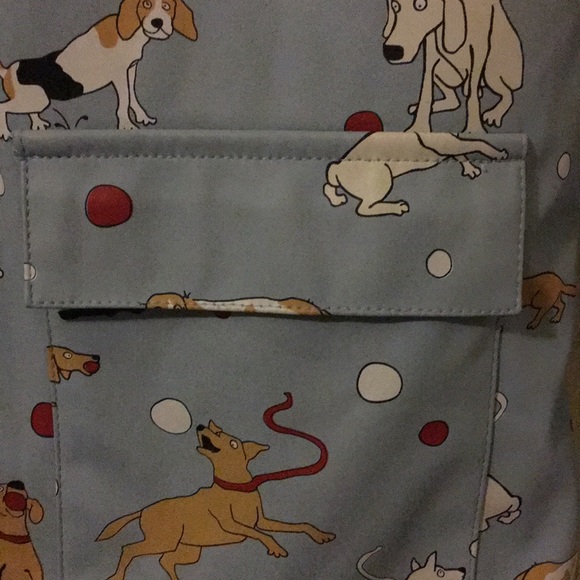 Rain coat with dogs playing. - Picture 4 of 8